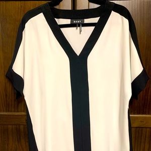 DKNY Womens size large black and white blouse NWOT